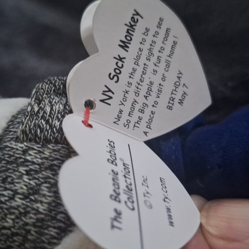 TY Beanie Baby - SOCK MONKEY (New York Shirt) (8.5" Plush) - Picture 4 of 6